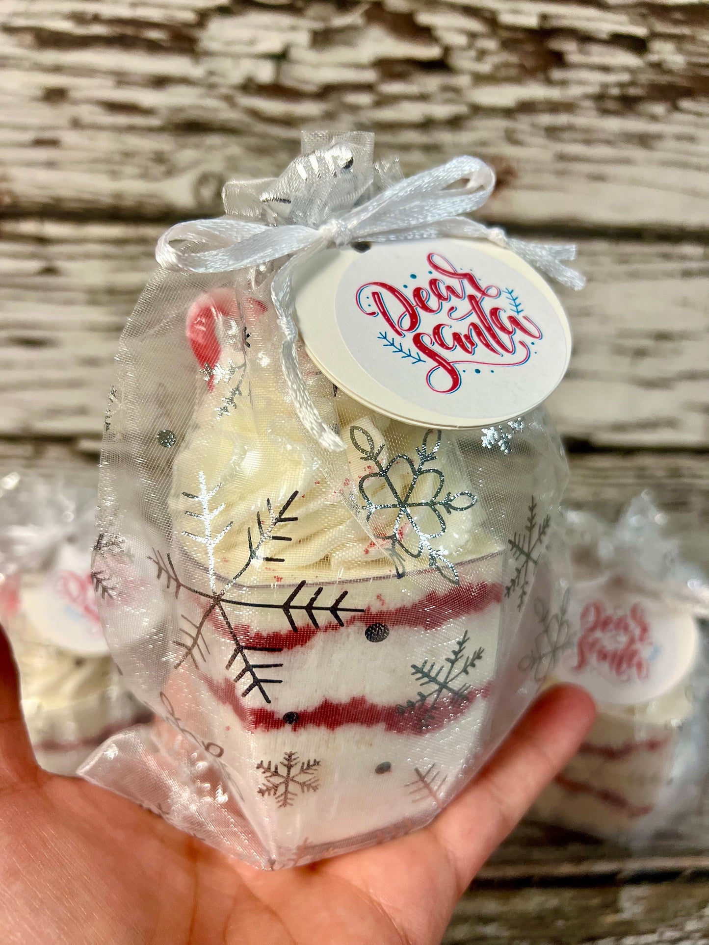 Dear Santa Bath Bomb w/ Bubble Frosting
