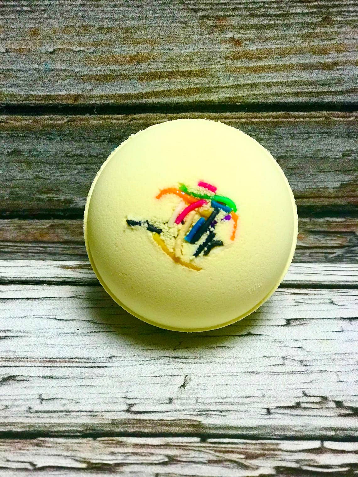 Happy Birthday Confetti Cake Bath Bomb 5.5oz
