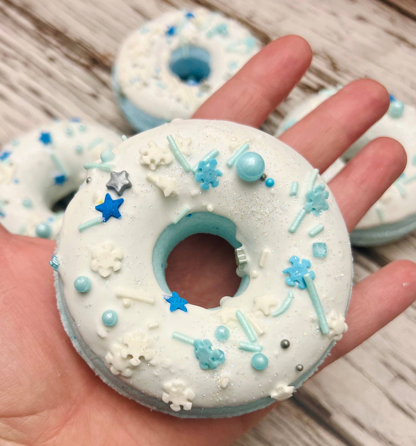 Fizzy Bubble Bar Donut (Winter Berry)