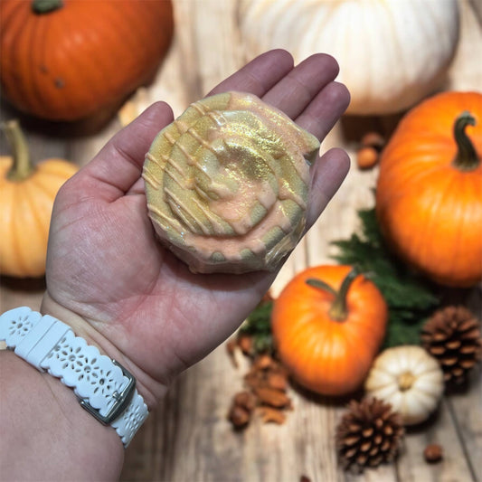 Pumpkin Cinnamon Roll Bath Bomb 5oz 