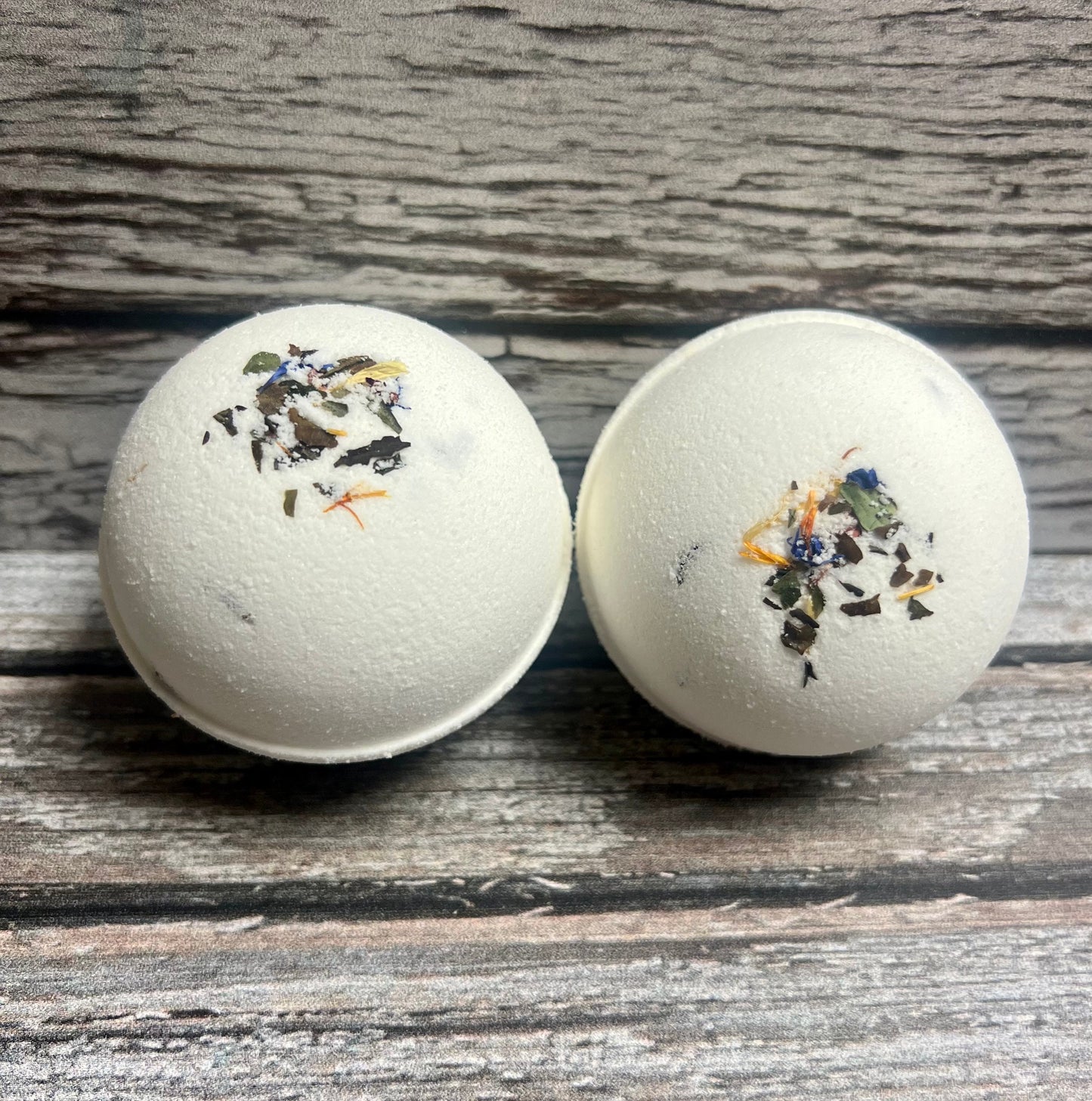 White Tea Pomegranate Pear Berry Bath Bomb