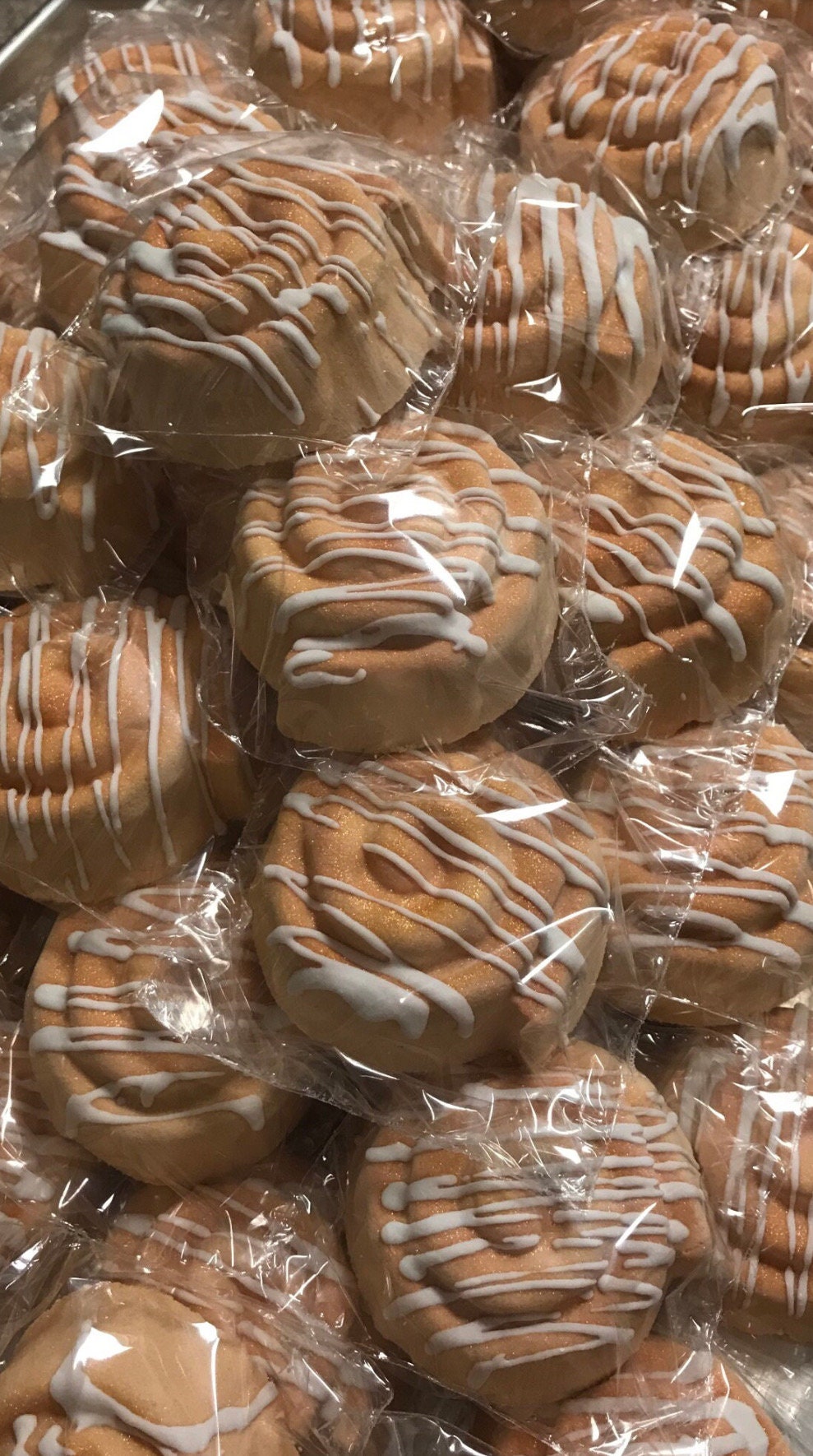Cinnamon Roll Bath Bomb