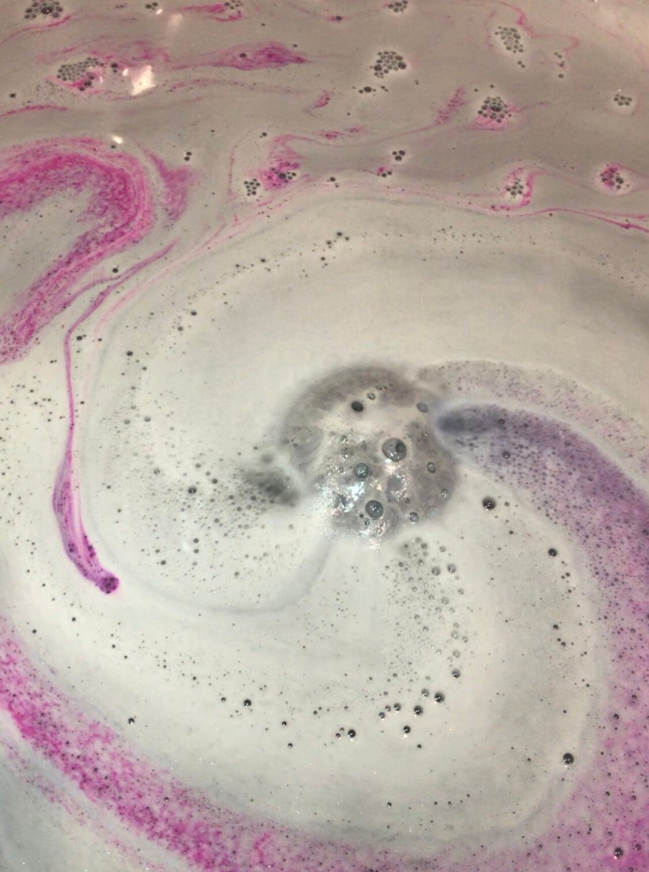 Shades of Silver Bath Bomb