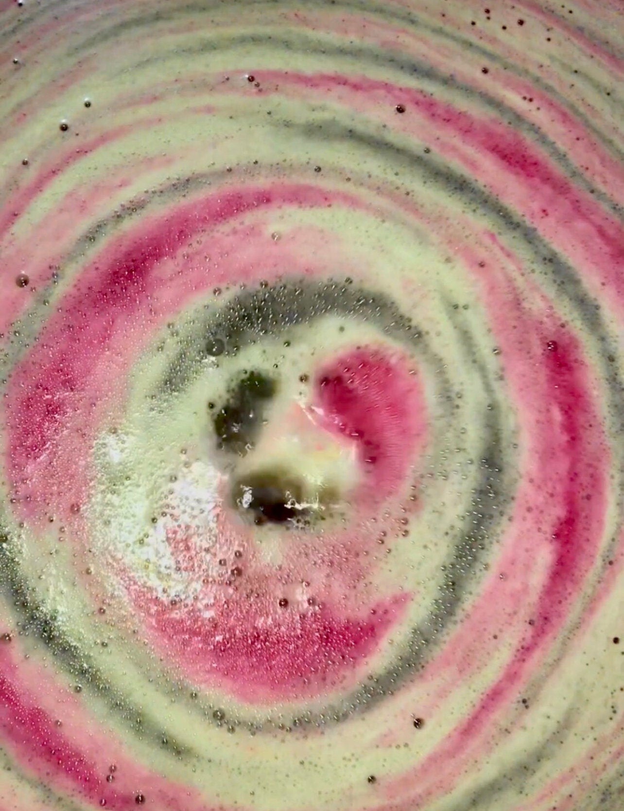 Black Raspberry Vanilla Bath Bomb